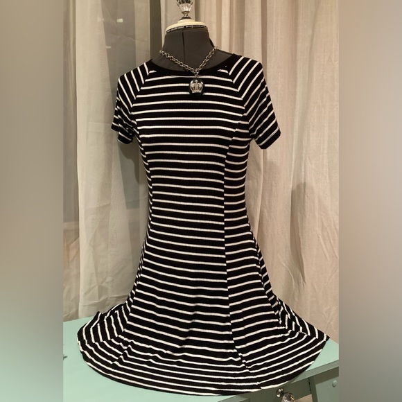 🛍️💲5 FOR $25 CLEARANCE SALE 🛍️💲 - Picture 5 of 9